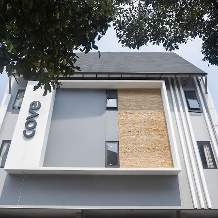 Cove Urooms Panglima Polim Jakarta Exterior photo